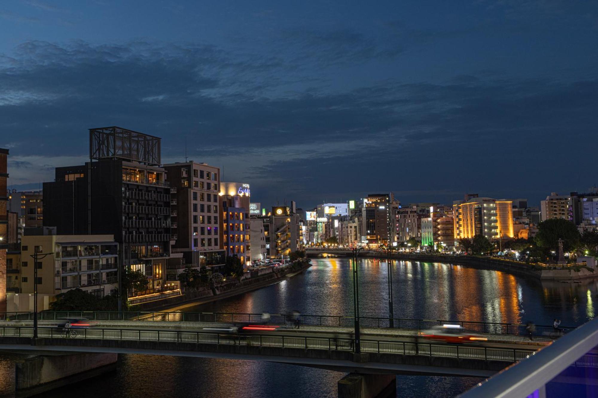 Appartement Rivil Hakata à Fukuoka  Extérieur photo